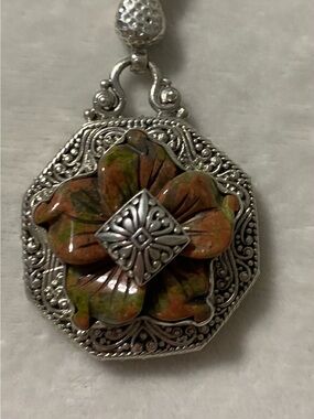 Sarda .925 Sterling Silver magnetic Enhancer with Utikite carved Flower